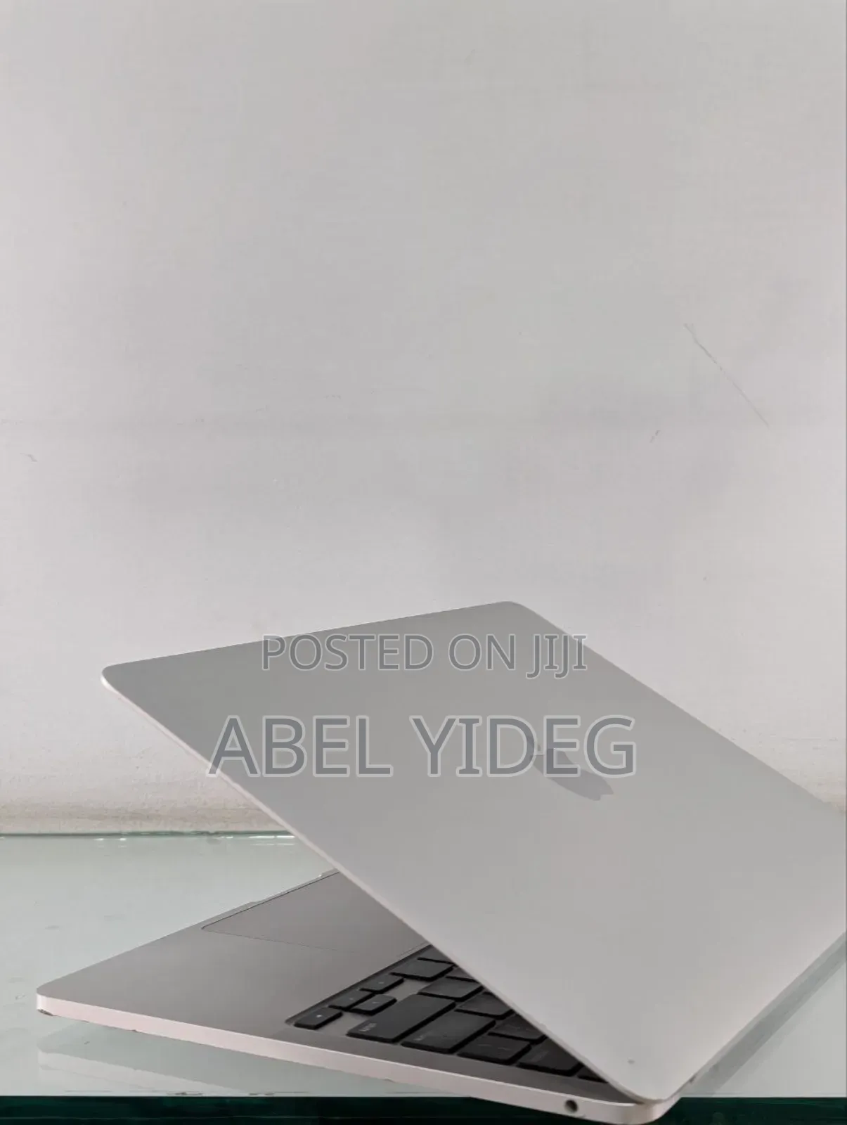 New Laptop Apple MacBook Pro 2022 M2 24GB Apple M2 SSD 2T