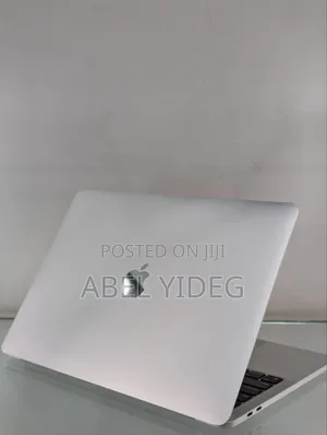 New Laptop Apple MacBook Pro 2022 M2 24GB Apple M2 SSD 2T