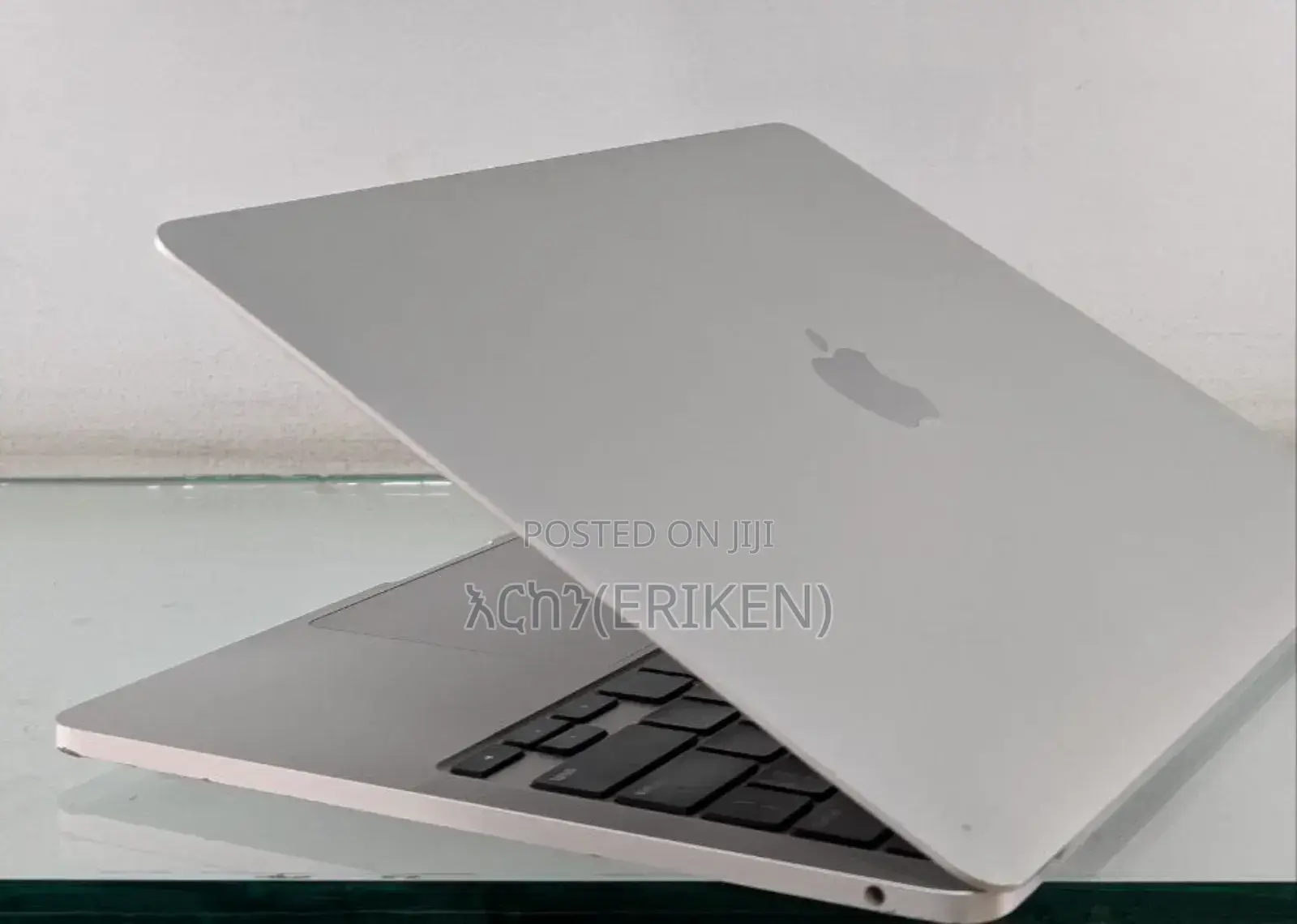 New Laptop Apple MacBook Pro 2022 M2 24GB Apple M2 SSD 2T