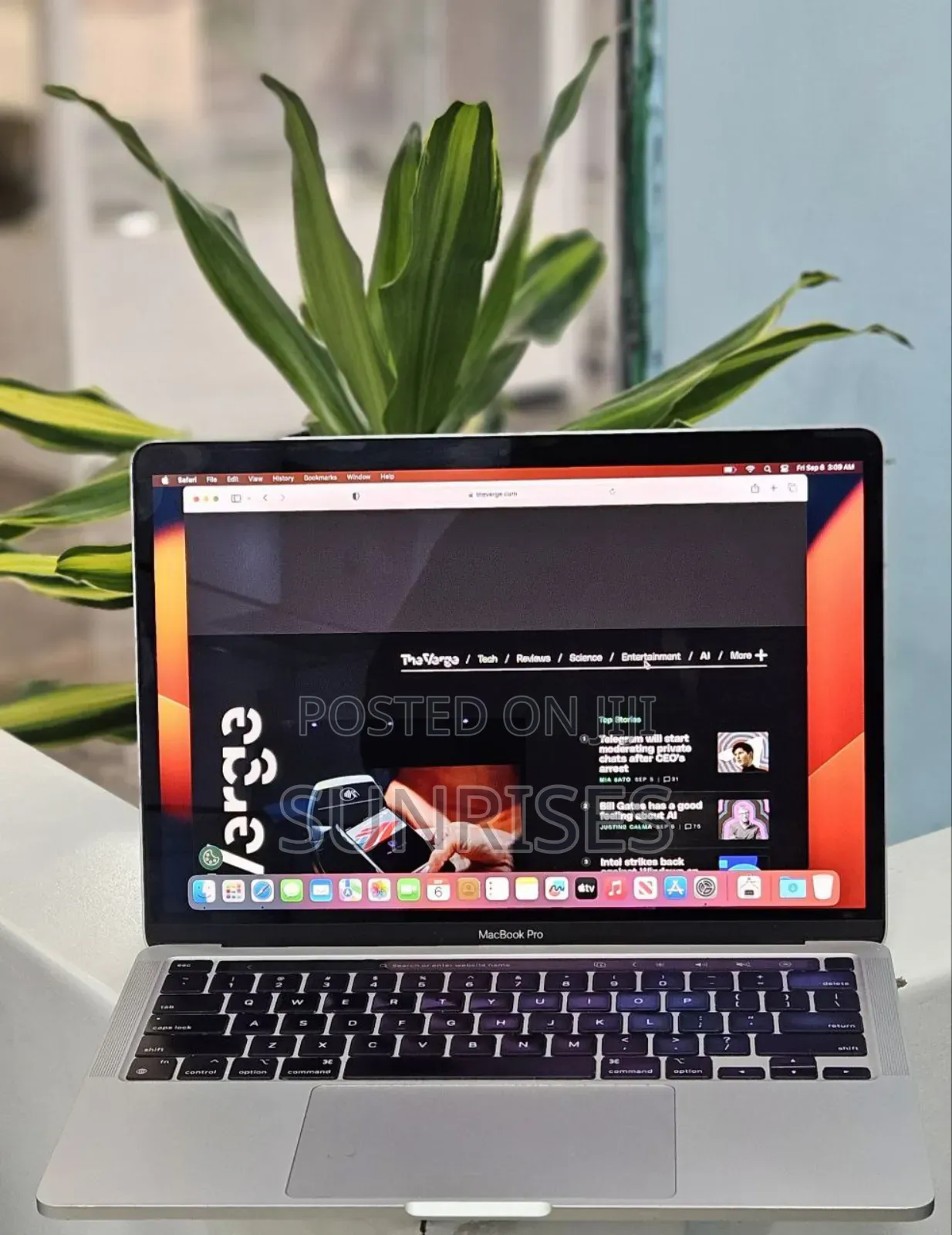 New Laptop Apple MacBook Pro 2022 M2 24GB Apple M2 SSD 2T