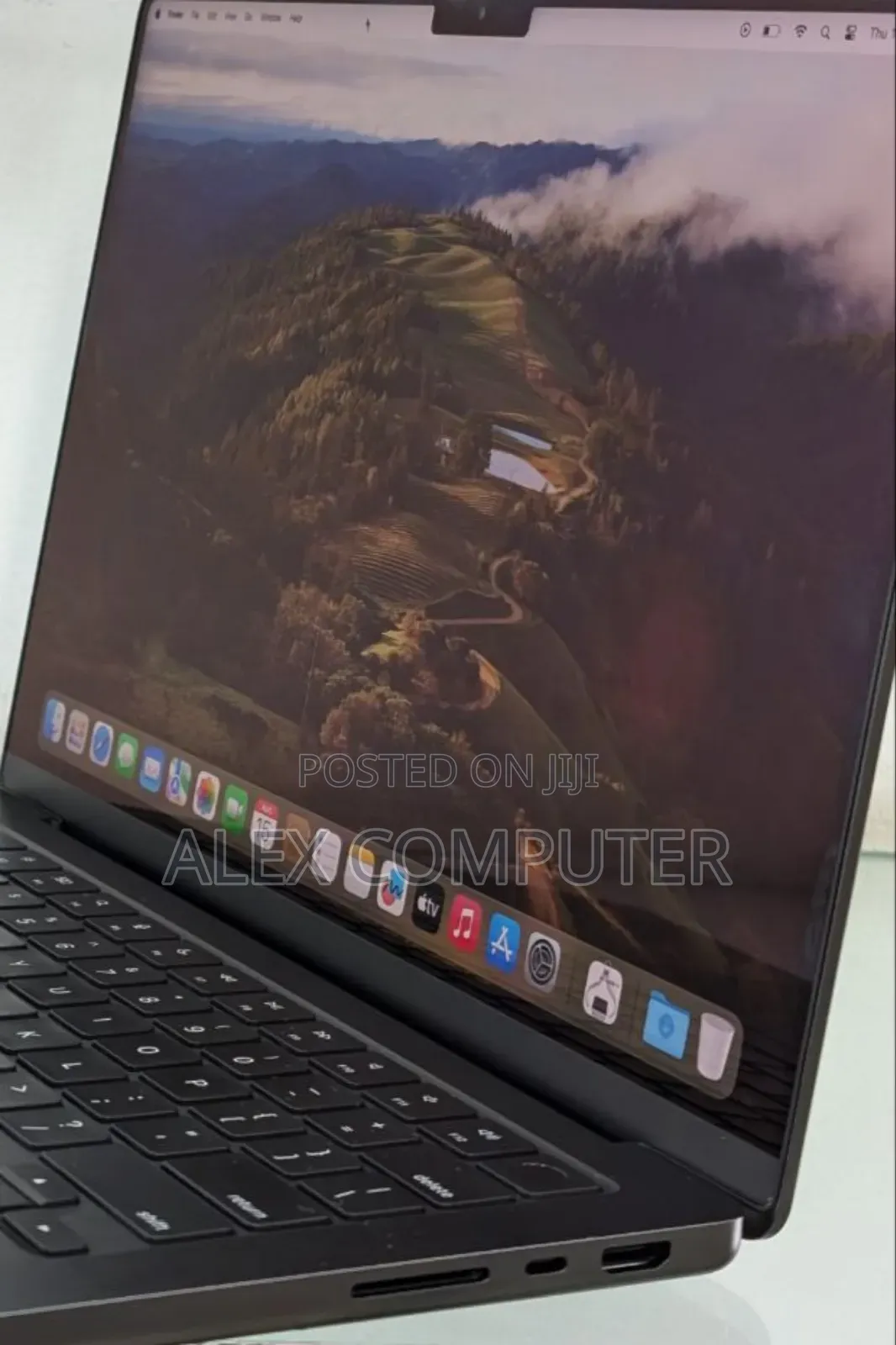 New Laptop Apple MacBook Pro 2023 M3 14-Inch 18GB Apple M3 SSD 512GB