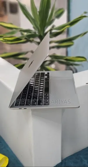 New Laptop Apple MacBook Pro 24GB Apple M2 SSD 2T