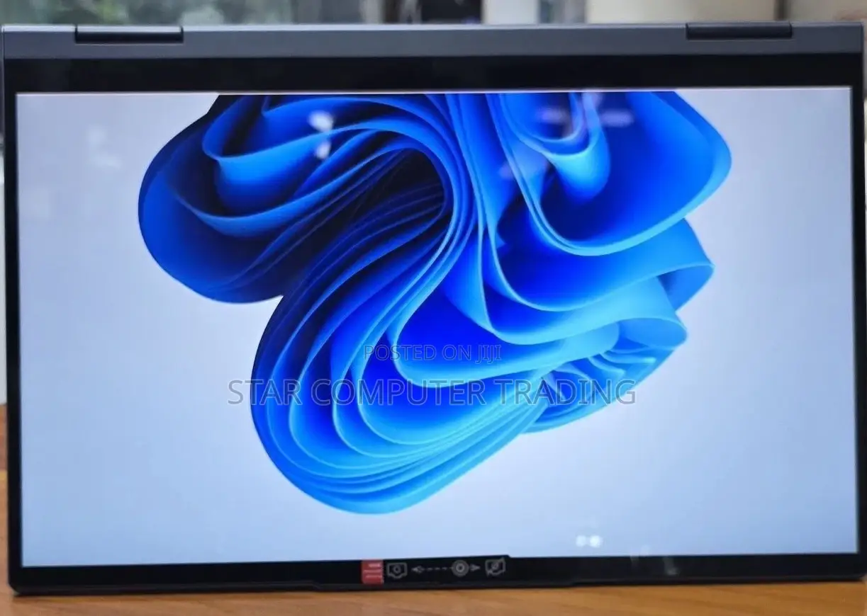 New Laptop Lenovo Yoga 700 16GB Intel Core I7 SSD 512GB