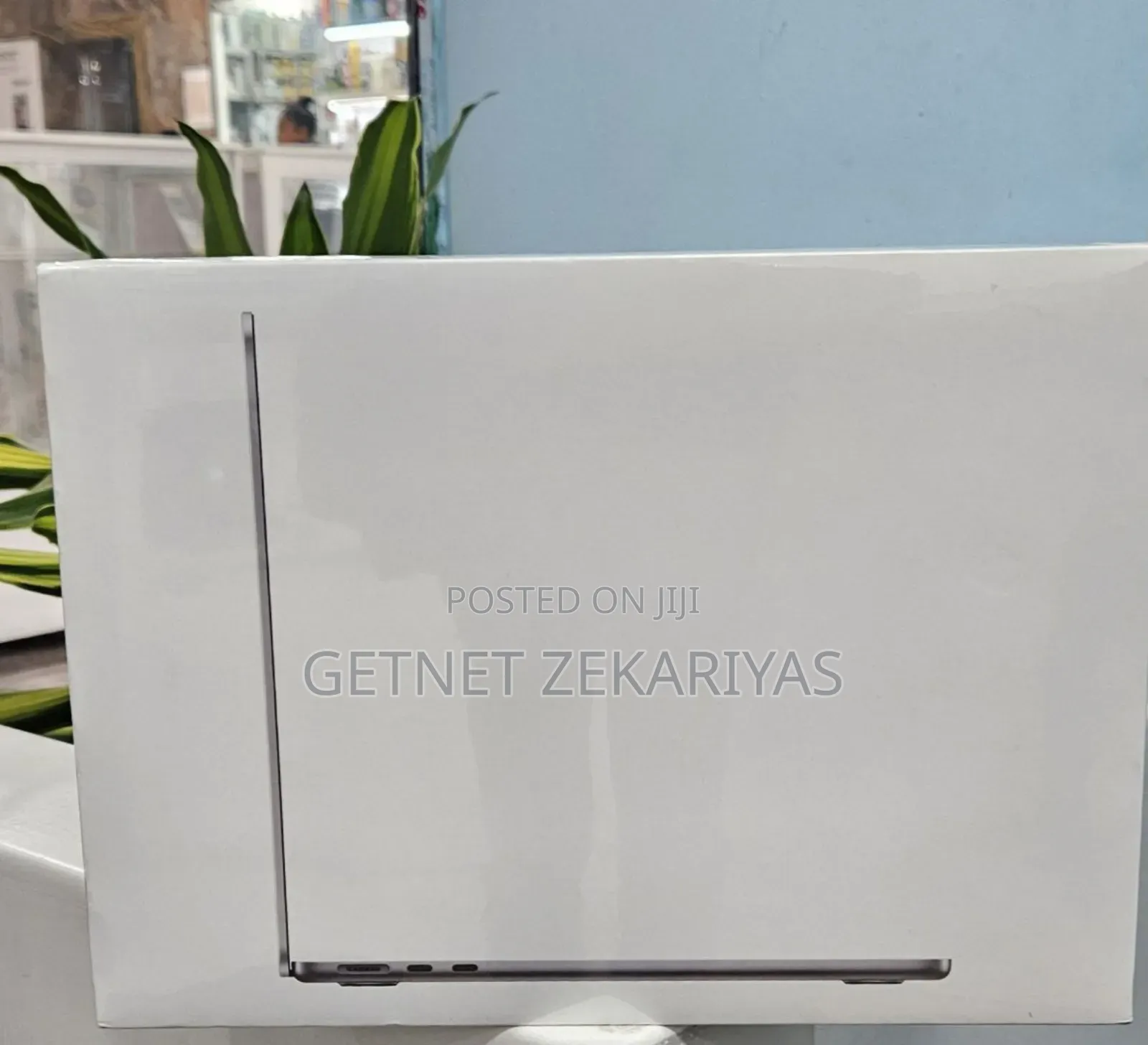 New Laptop Apple MacBook Air 2022 M2 8GB Apple M2 SSD 512GB
