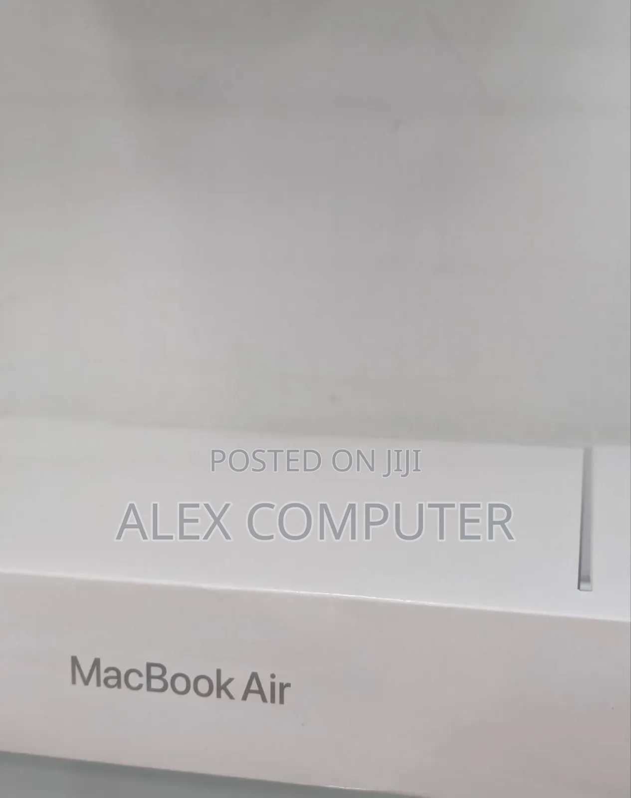 New Laptop Apple MacBook Air 2022 M2 8GB Apple M2 SSD 512GB