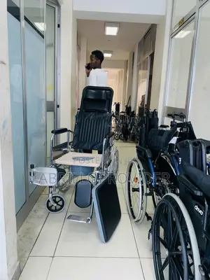 Photo - Commode : Multi-Function Reclining Toilet Wheelchair