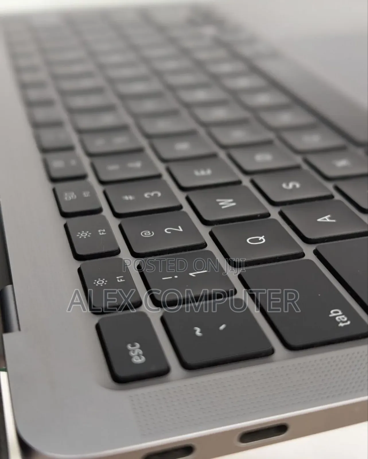 New Laptop Apple MacBook Air 2020 M1 8GB Intel Core I3 SSD 256GB