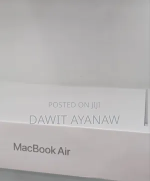 Photo - New Laptop Apple MacBook Air 2022 M2 8GB Apple M2 SSD 512GB