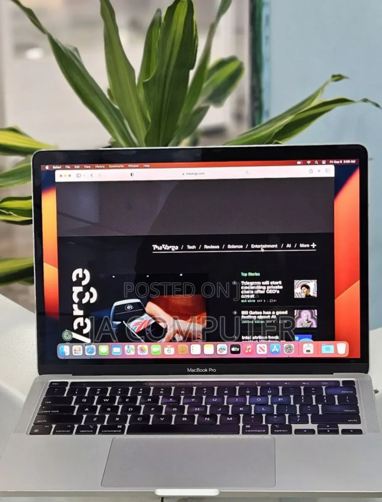 New Laptop Apple MacBook Pro 2022 M2 24GB Apple M2 SSD 2T