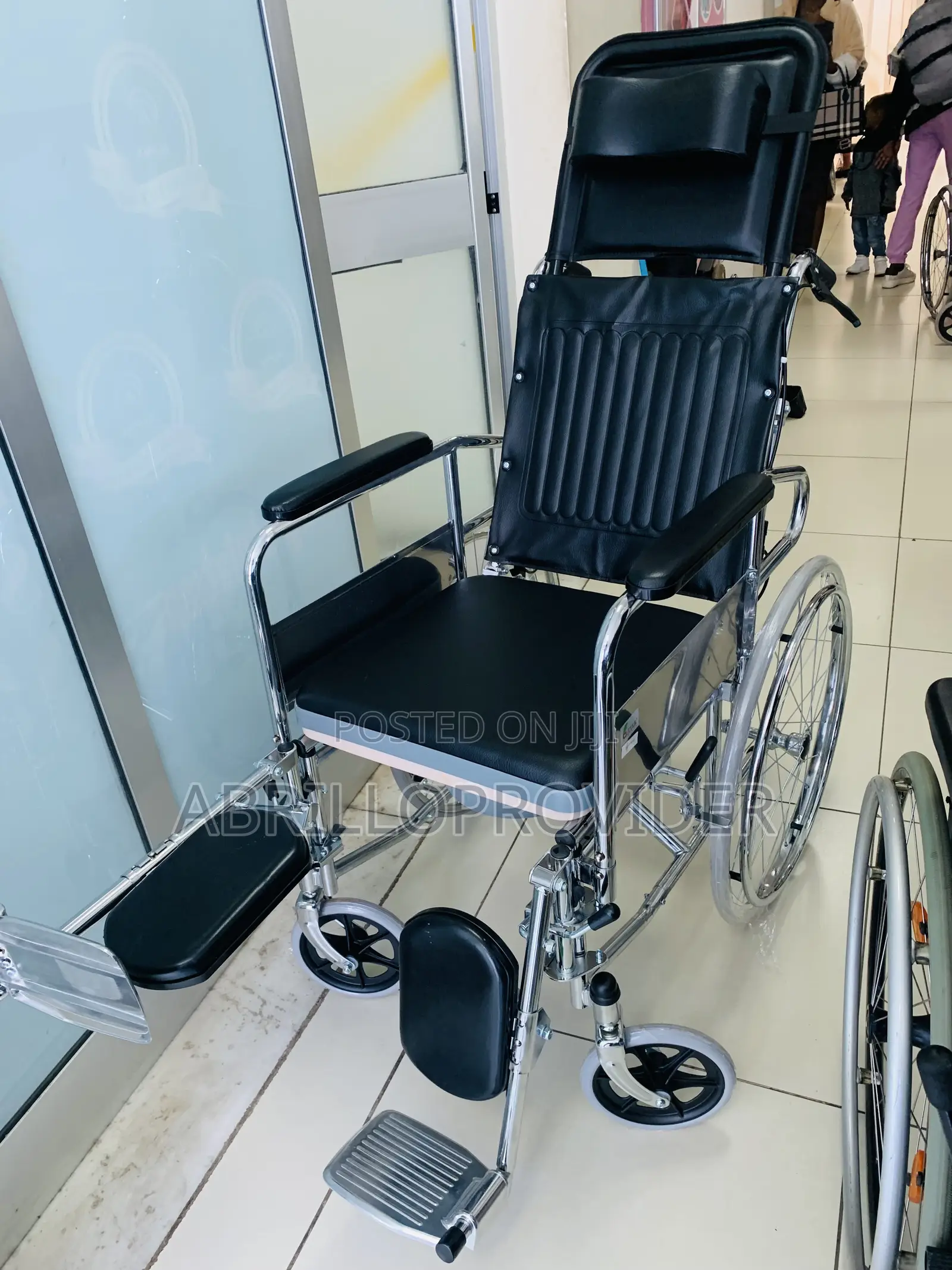 Removable Headrest and Footrest Make Travelling