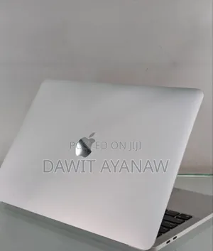 New Laptop Apple MacBook Pro 2022 M2 24GB Apple M2 SSD 2T