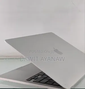 New Laptop Apple MacBook Pro 2022 M2 24GB Apple M2 SSD 2T