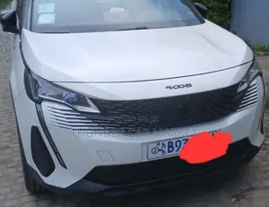 Peugeot 5008 2021 White