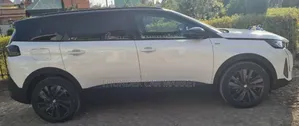 Peugeot 5008 2021 White
