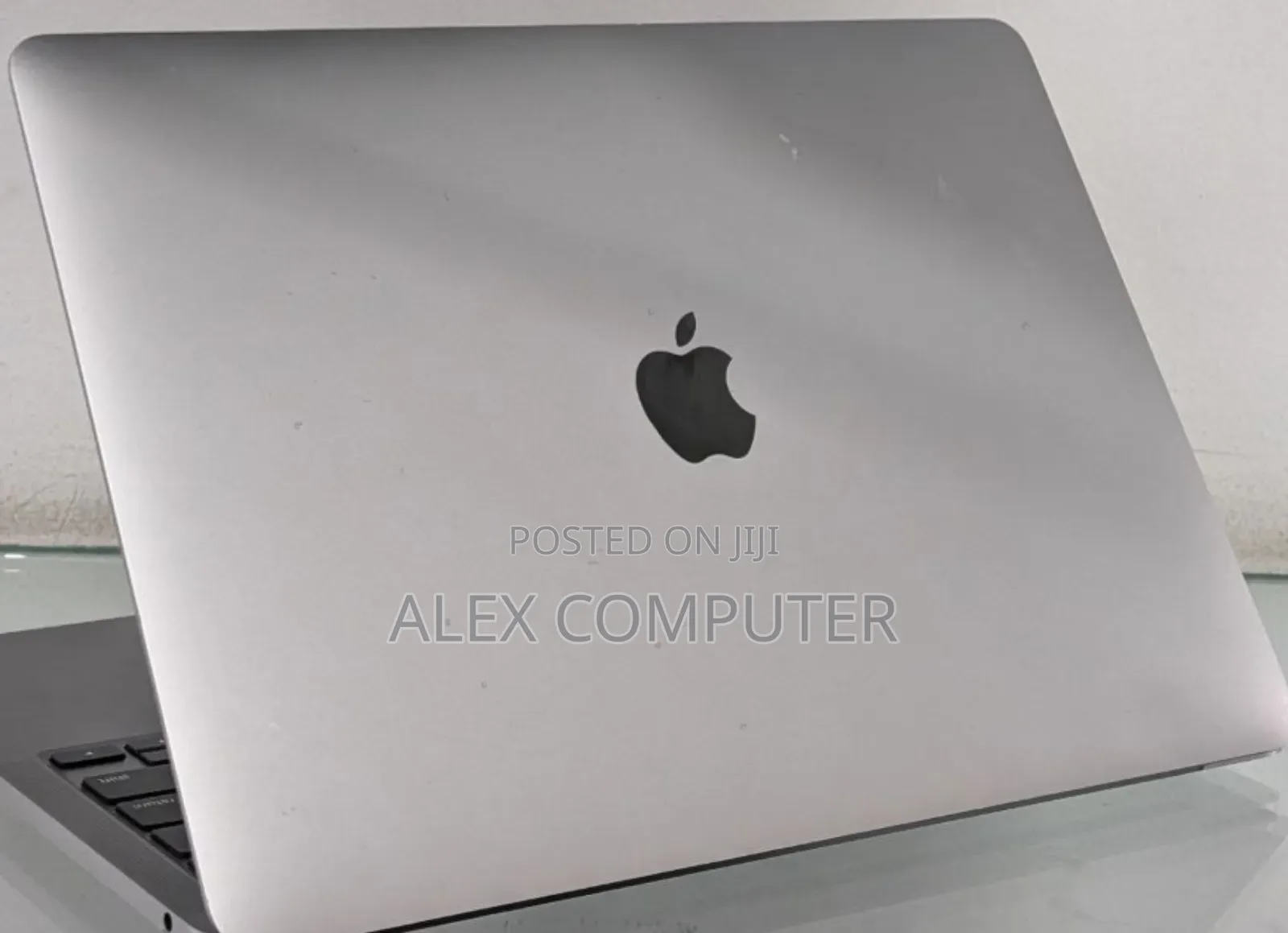 New Laptop Apple MacBook Air 2022 M2 8GB Apple M2 SSD 256GB