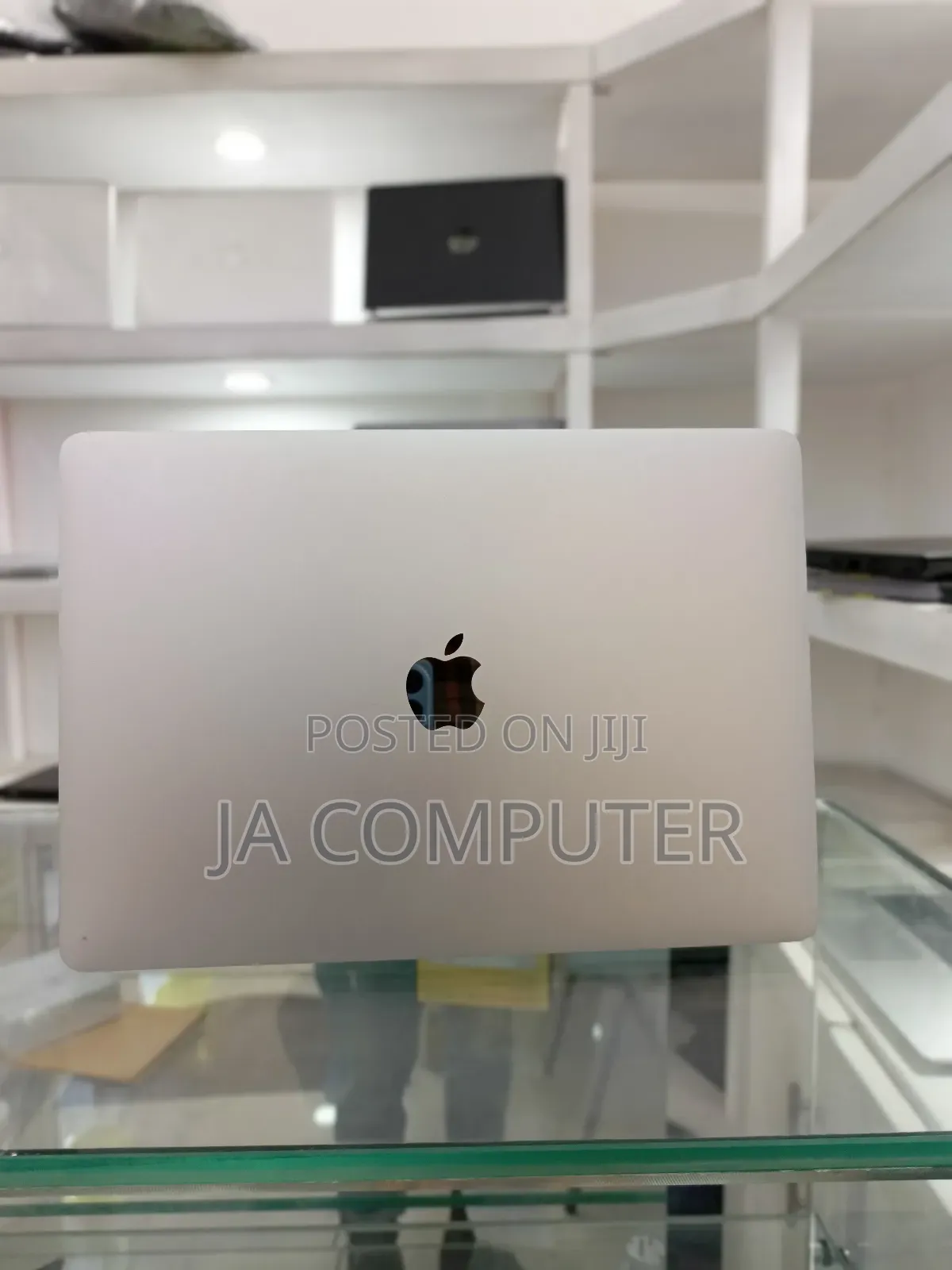 New Laptop Apple MacBook Pro 2023 M2 24GB Apple M2 SSD 2T