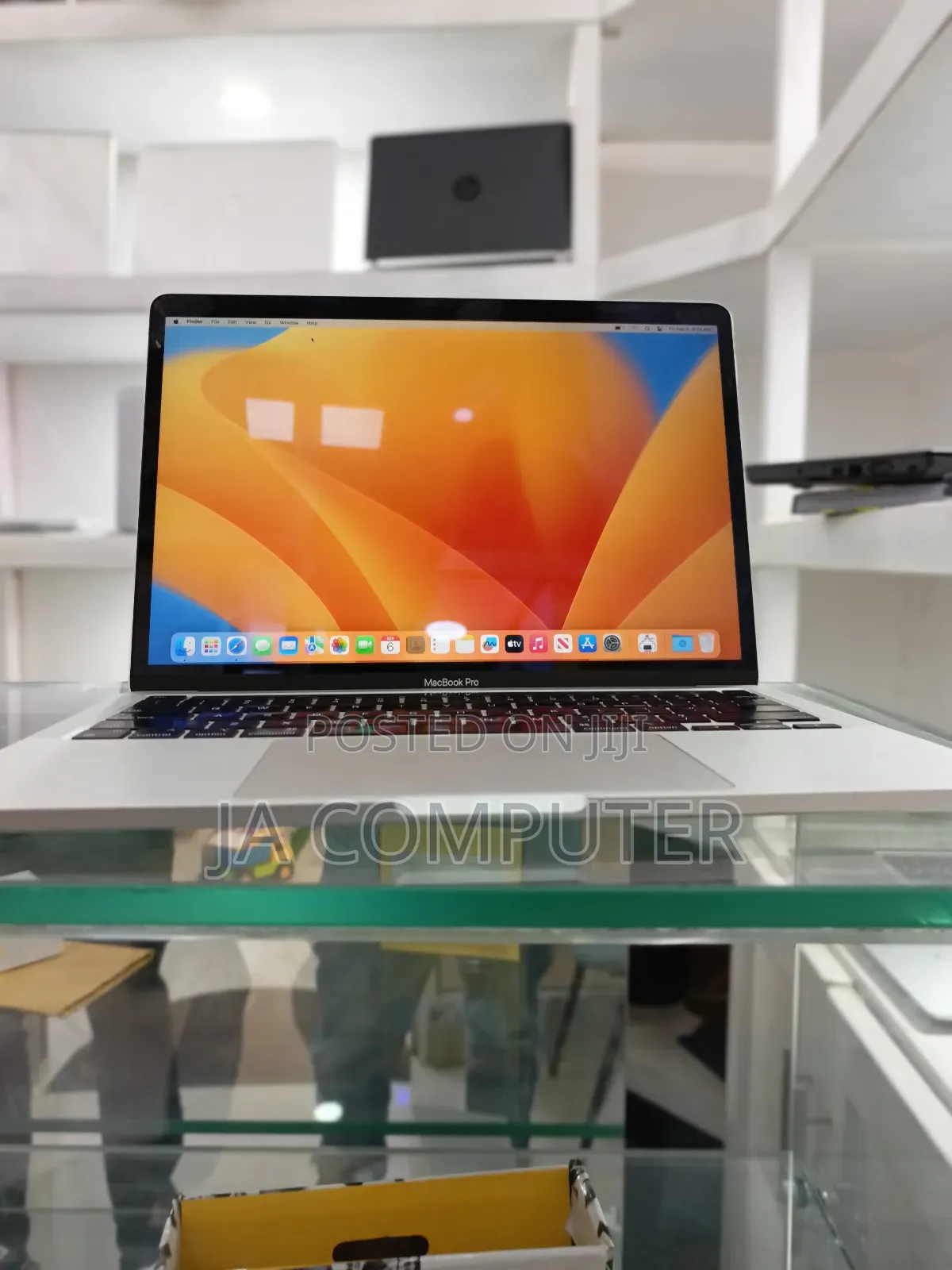New Laptop Apple MacBook Pro 2023 M2 24GB Apple M2 SSD 2T