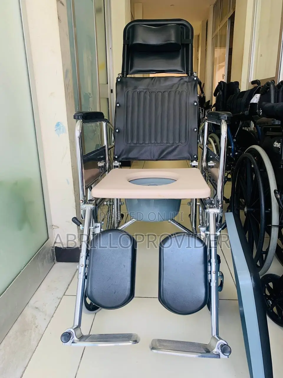 Multi-Functional-Reclining-Wheelchair-Lightweight-Handbrakes