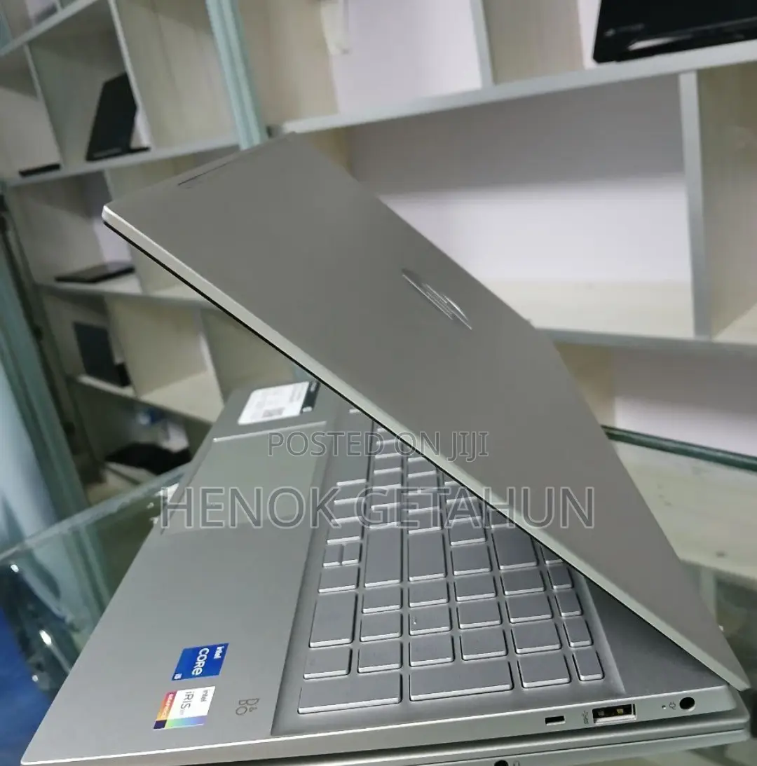 New Laptop HP Pavilion 15 8GB Intel Core I5 SSD 512GB