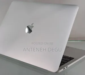 New Laptop Apple MacBook Pro 2022 M2 24GB Apple M2 SSD 2T