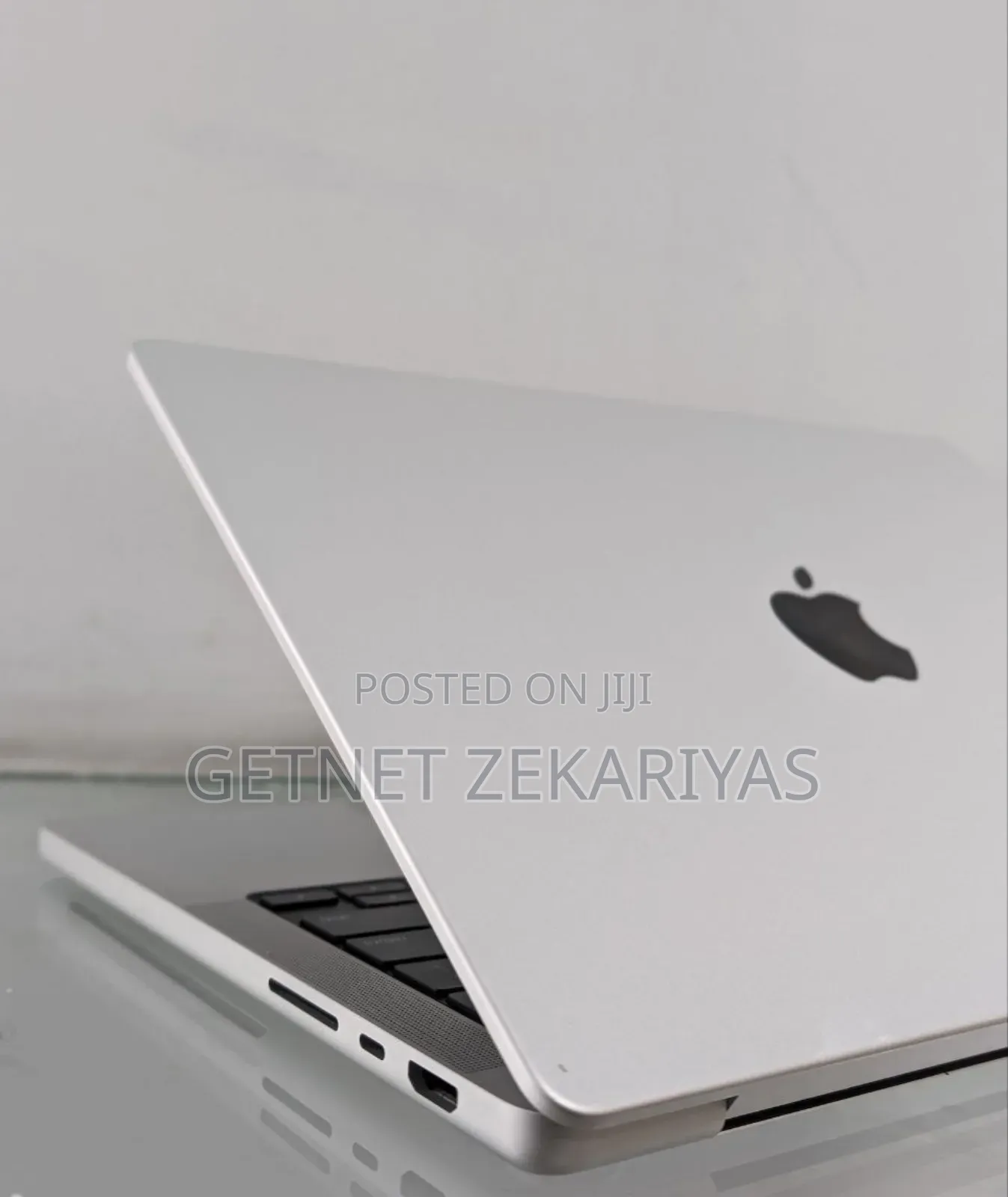 New Laptop Apple MacBook Pro M1 16GB Apple M1 Pro SSD 1T