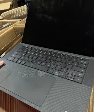 New Laptop Dell XPS 15 32GB Intel Core I7 SSD 512GB