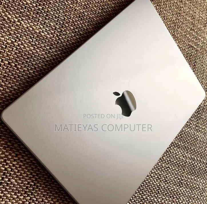 New Laptop Apple MacBook Pro M1 16GB Apple M1 Pro SSD 512GB