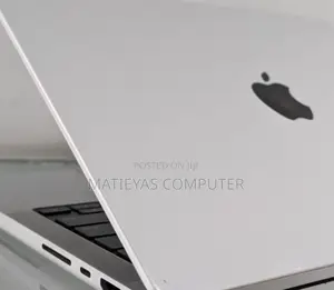 New Laptop Apple MacBook Pro M1 16GB Apple M1 Pro SSD 512GB