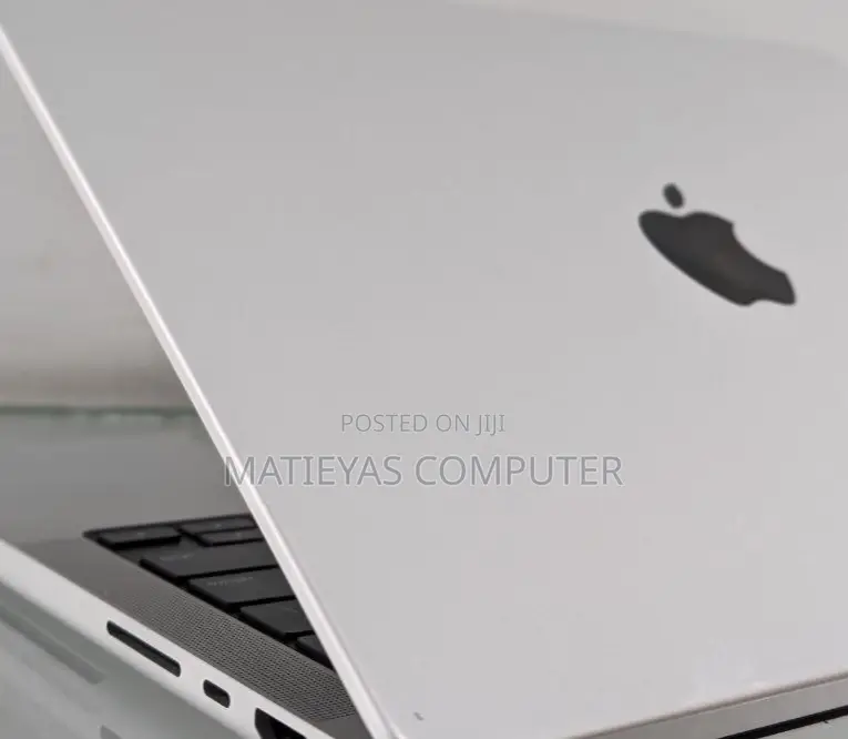 New Laptop Apple MacBook Pro M1 16GB Apple M1 Pro SSD 512GB