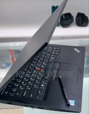 Photo - New Laptop Lenovo ThinkPad Yoga 16GB Intel Core i5 SSD 512GB