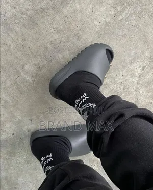 Adidas Yeezy Slides Master Quality