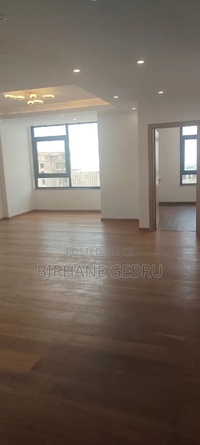 3 Bedroom Luxury Semi Fernished Apartiment for Rent