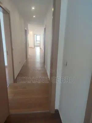 3 Bedroom Luxury Semi Fernished Apartiment for Rent