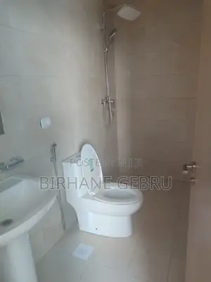 3 Bedroom Luxury Semi Fernished Apartiment for Rent