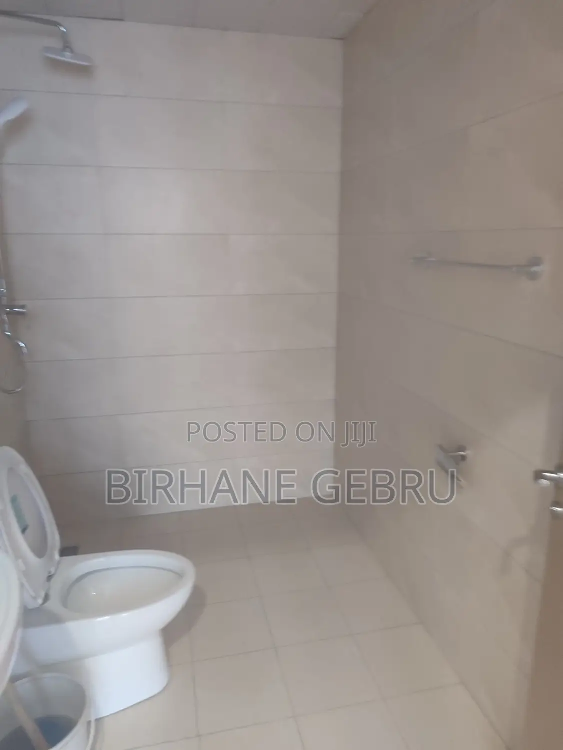 3 Bedroom Luxury Semi Fernished Apartiment for Rent