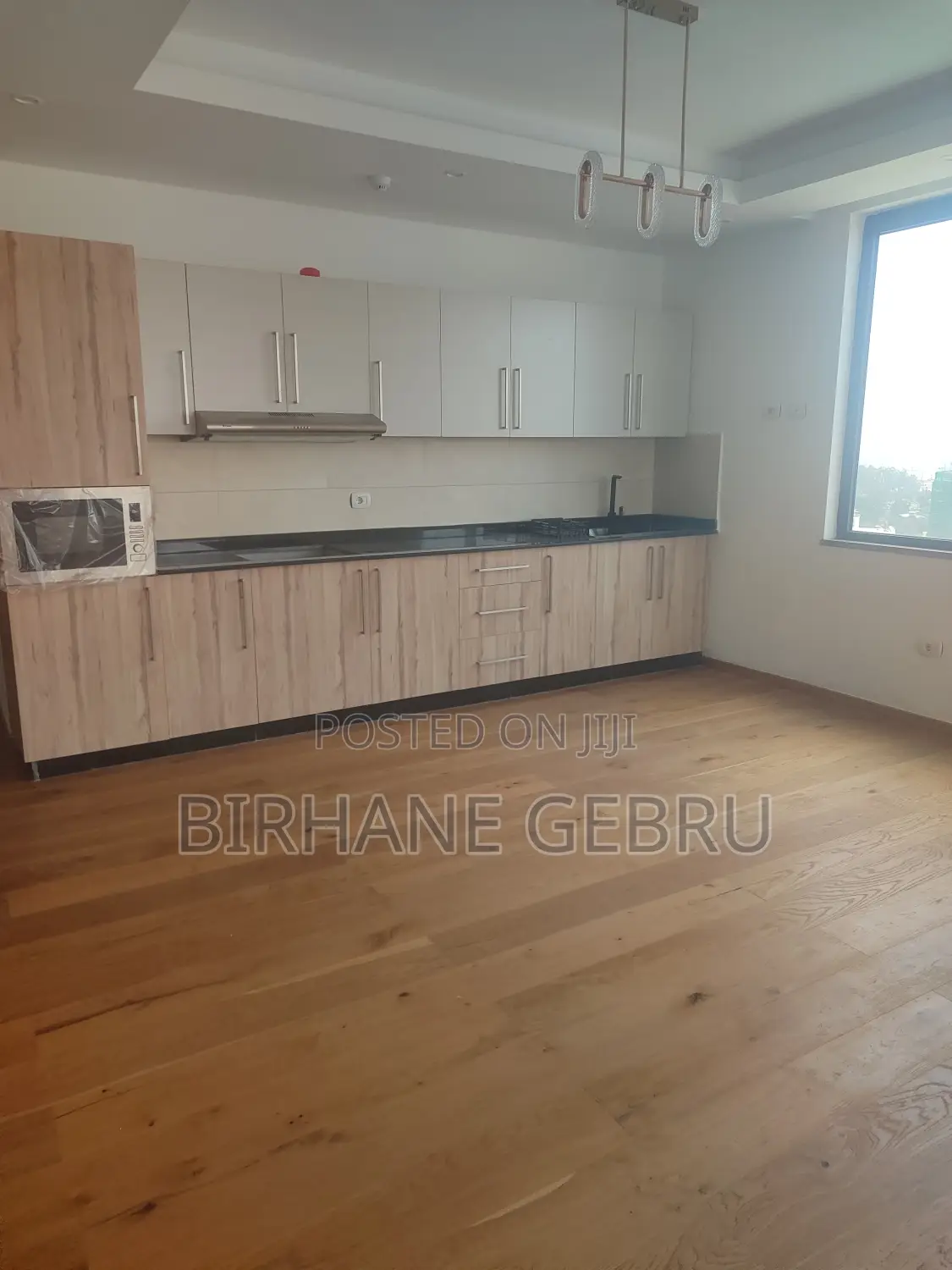 3 Bedroom Luxury Semi Fernished Apartiment for Rent