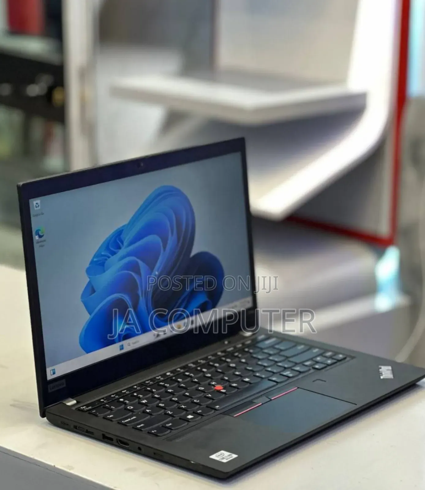 New Laptop Lenovo ThinkPad Yoga 16GB Intel Core I7 SSD 512GB