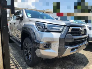 Toyota Hilux Revo Double Cab Deisel 2.8 AWD 2022 Silver