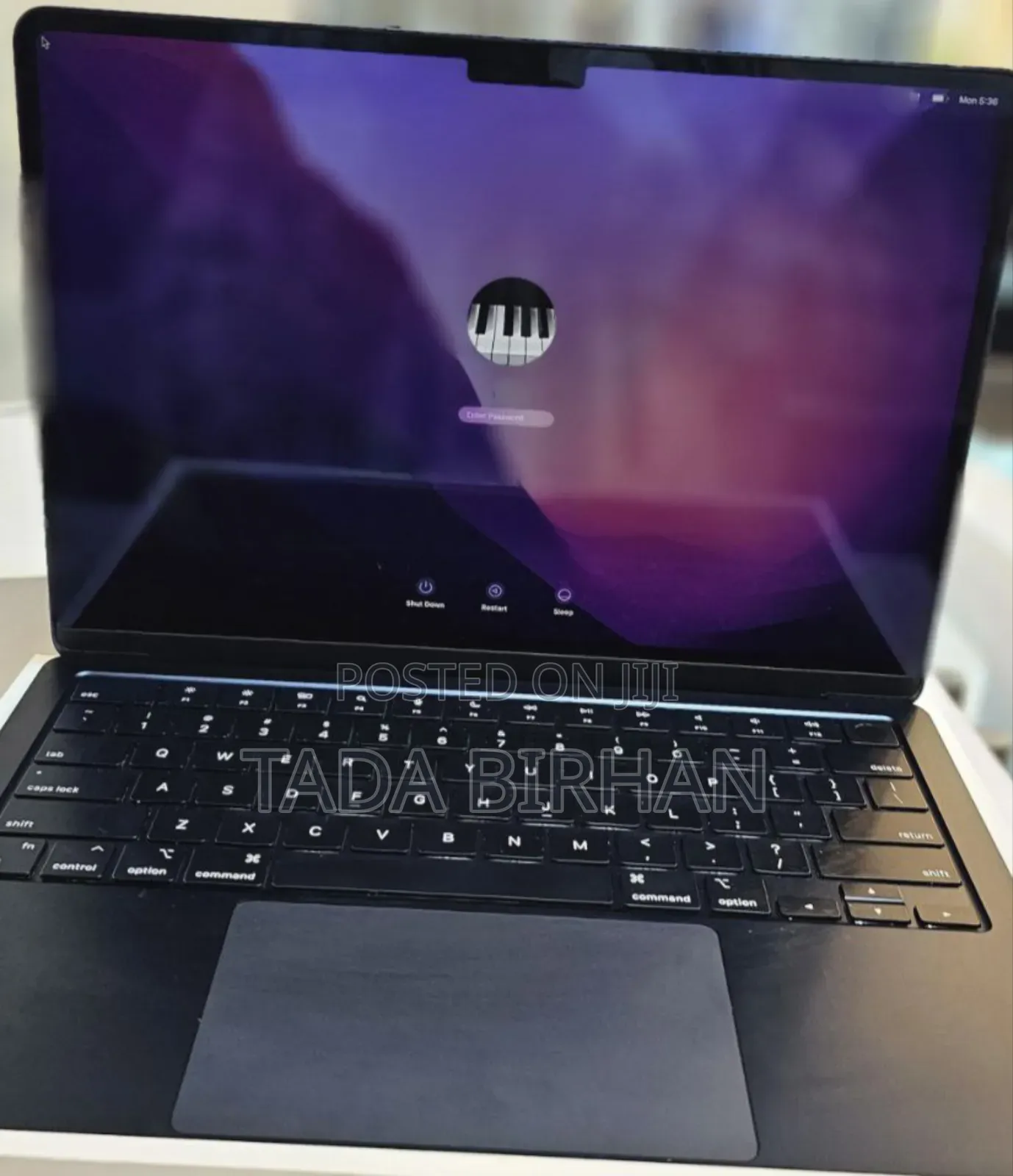 New Laptop Apple MacBook Air 2022 M2 8GB Apple M2 Ultra SSD 256GB