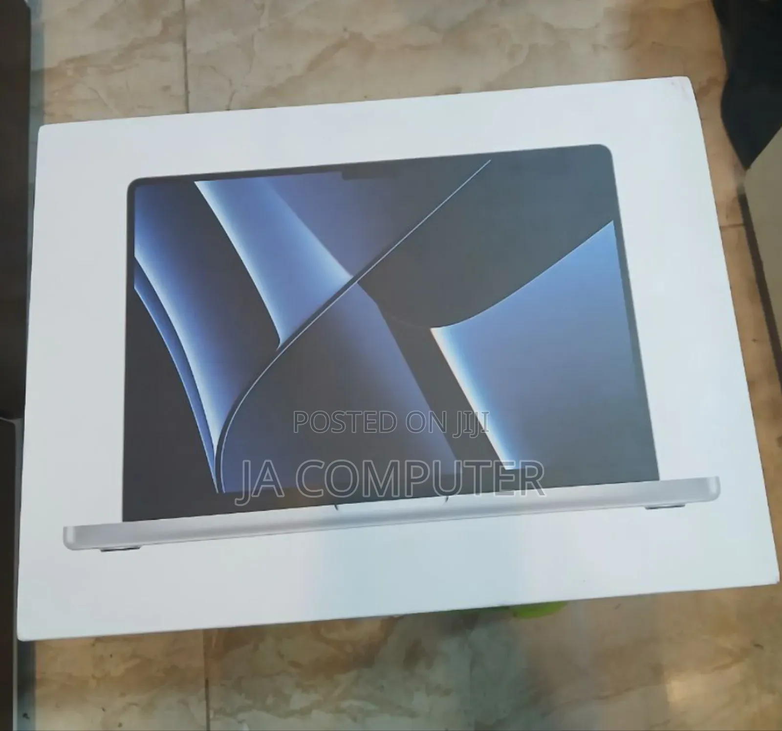 New Laptop Apple MacBook Pro 2020 M1 8GB Apple M1 SSD 512GB