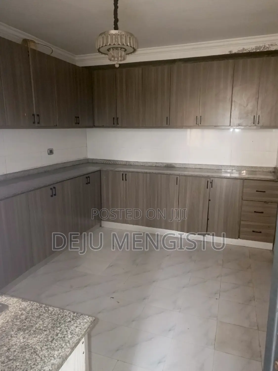 5bdrm House in ሰባ ሁለት, Bole for sale