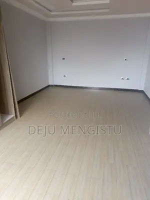 5bdrm House in ሰባ ሁለት, Bole for sale