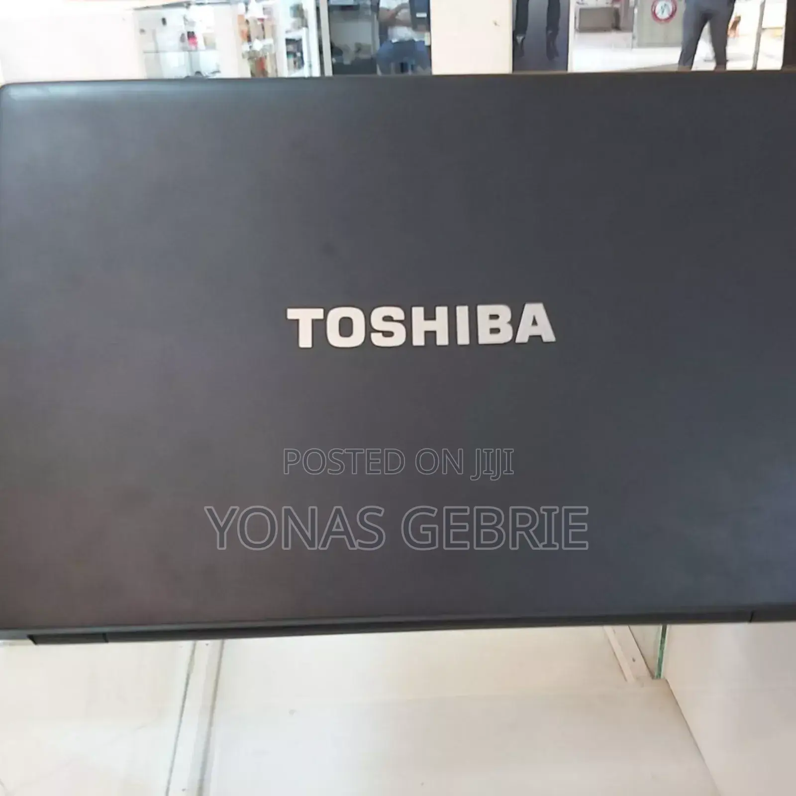 New Laptop Toshiba Satellite C850 4GB Intel Core I5 SSD 1T