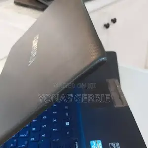 New Laptop Toshiba Satellite C850 4GB Intel Core I5 SSD 1T