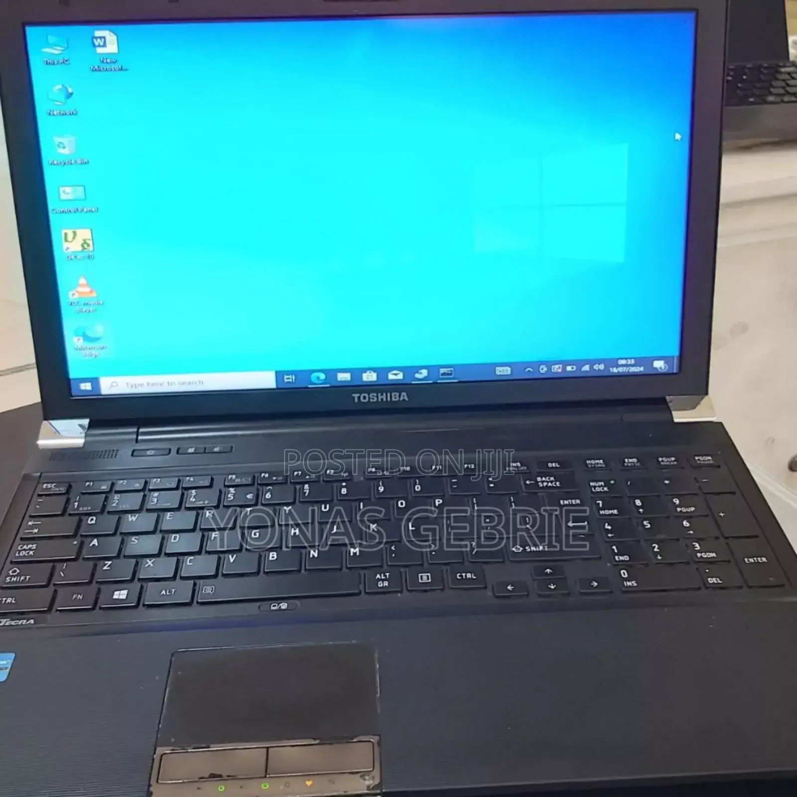 New Laptop Toshiba Satellite C850 4GB Intel Core I5 SSD 1T