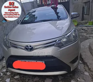 Toyota Yaris 2016 Gold