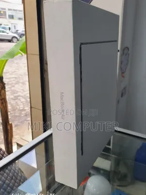 New Laptop Apple MacBook Air 2024 M3 15-Inch 8GB Intel SSD 256GB