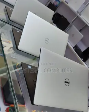 New Laptop Dell Precision 15 3520 16GB Intel Core I7 SSD 512GB