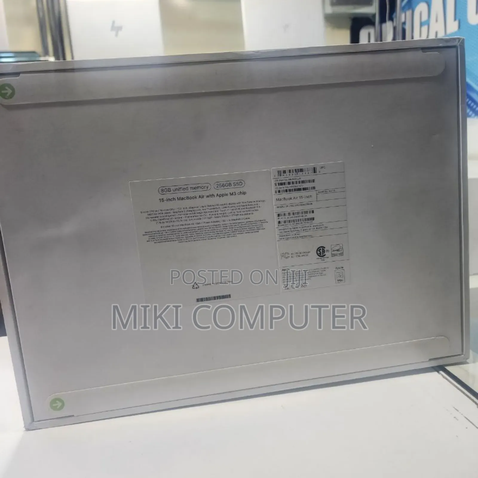 New Laptop Apple MacBook Air 2022 M2 8GB Intel SSD 256GB