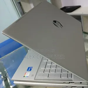 New Laptop HP Pavilion 15 8GB Intel Core I5 SSD 512GB